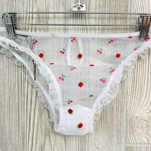 NEW! LE PETIT TROU Ruffle Panties Luxury Lingerie Underwear Medium Strawberry
